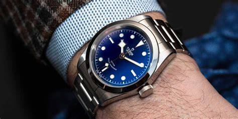 tudor black bay 32 opinioni